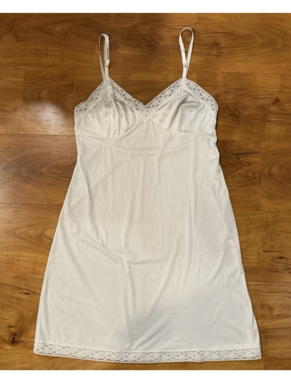VTG Vanity Fair Ivory Nylon Nightgown Slip Sz 36 22” / 42 10-803 Adjustable USA